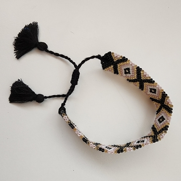 NWT Boho Black Pink Aztec Patterned Beaded Tassel Pull Tie Cinch Bracelet - Picture 6 of 7